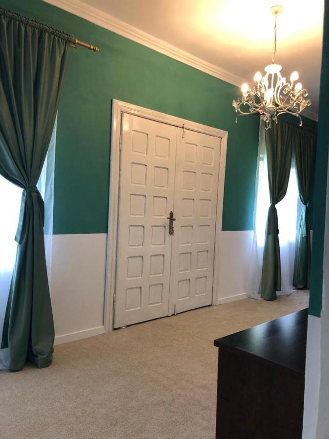 Texas House Guest House Novaci-Străini Екстериор снимка