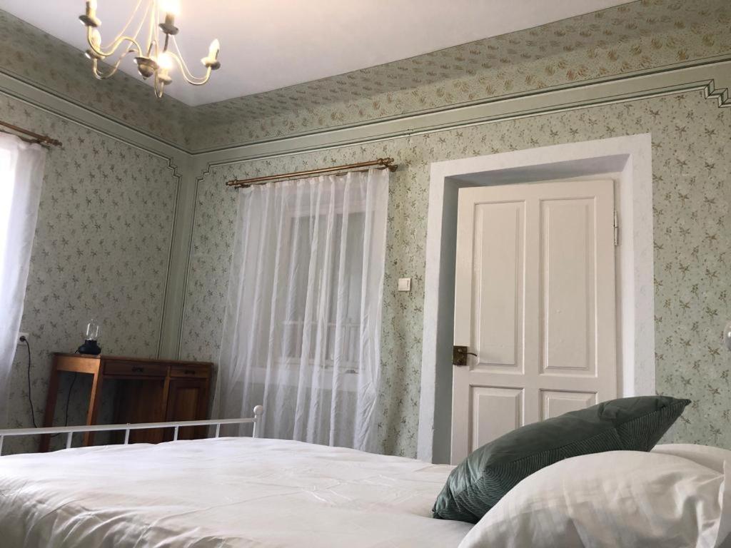 Texas House Guest House Novaci-Străini Екстериор снимка