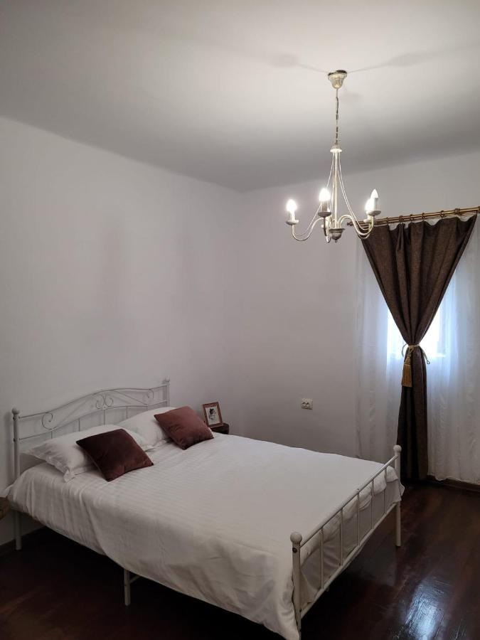 Texas House Guest House Novaci-Străini Екстериор снимка